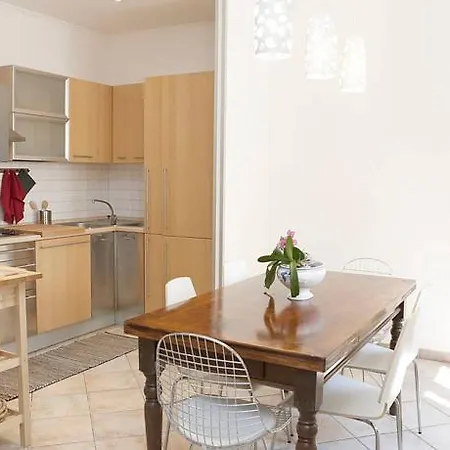 Illiria House *